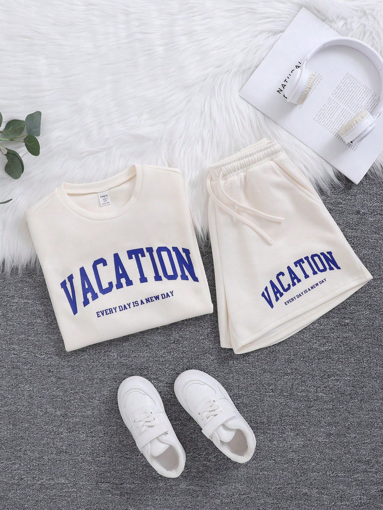 Two-Piece Casual Knit Set for Girls, featuring Round Neck and Short Sleeves