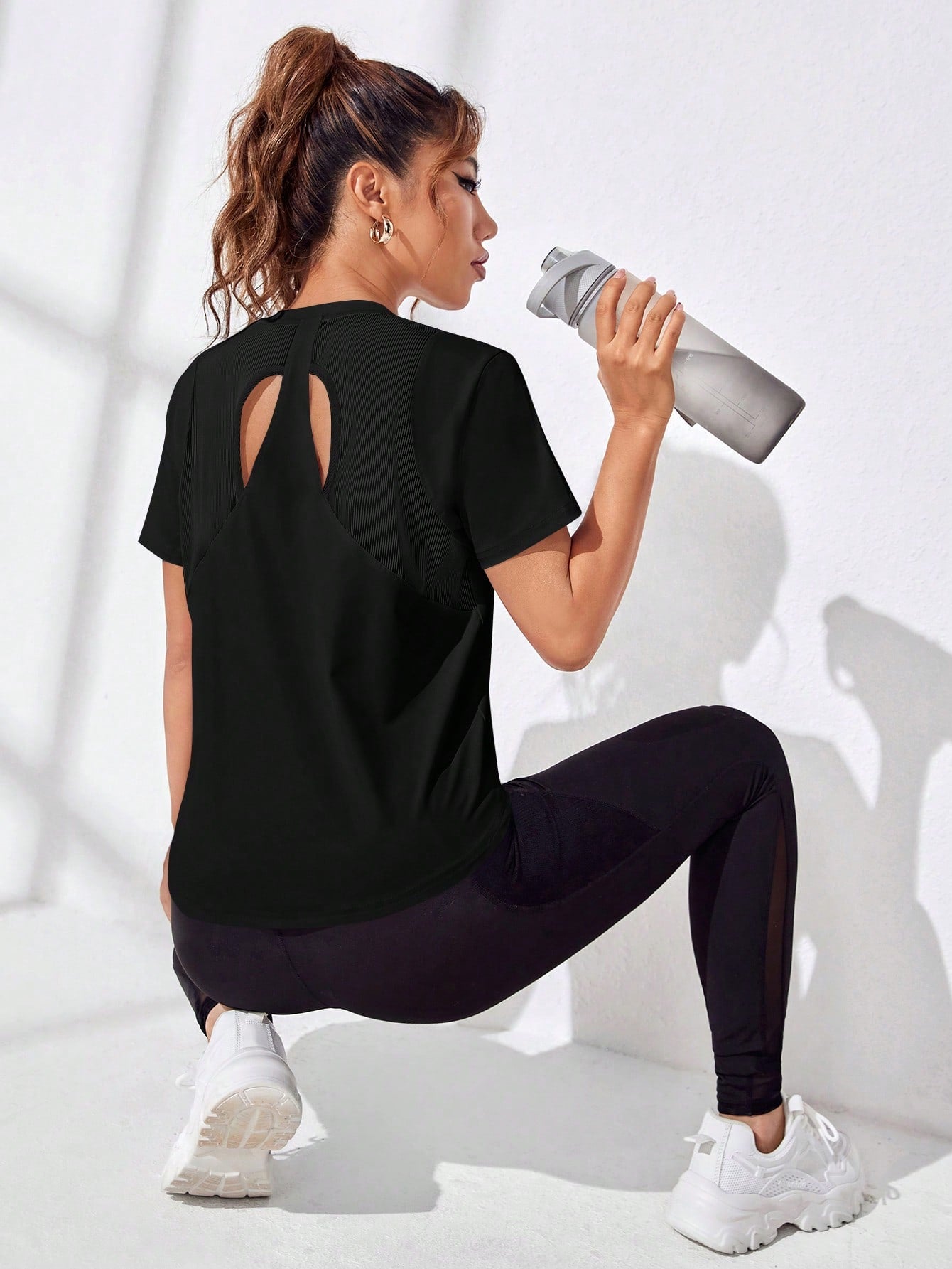 Everyday & Casual Sporty T-shirt with Hollow Back