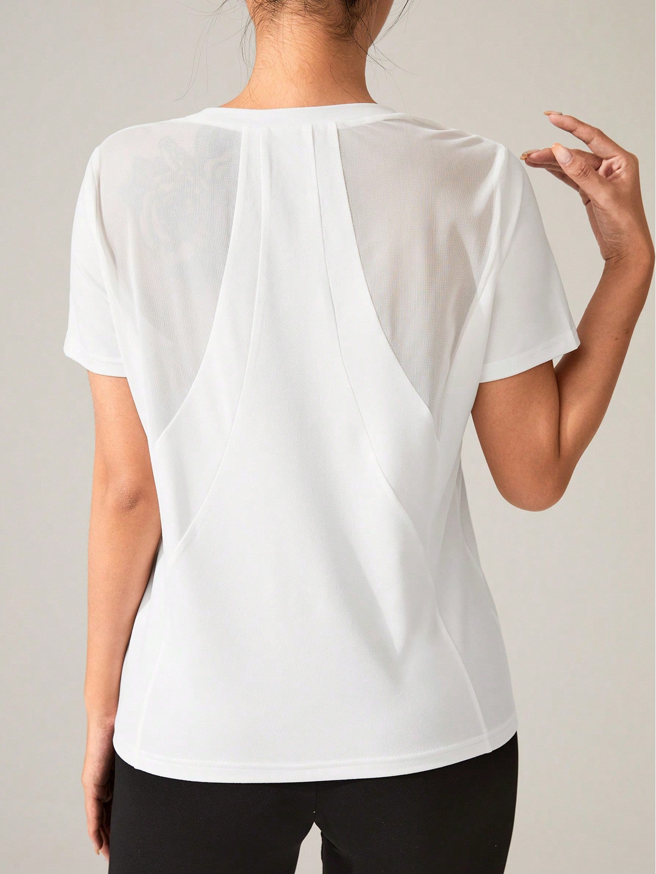 Everyday & Casual Sporty T-shirt with Hollow Back