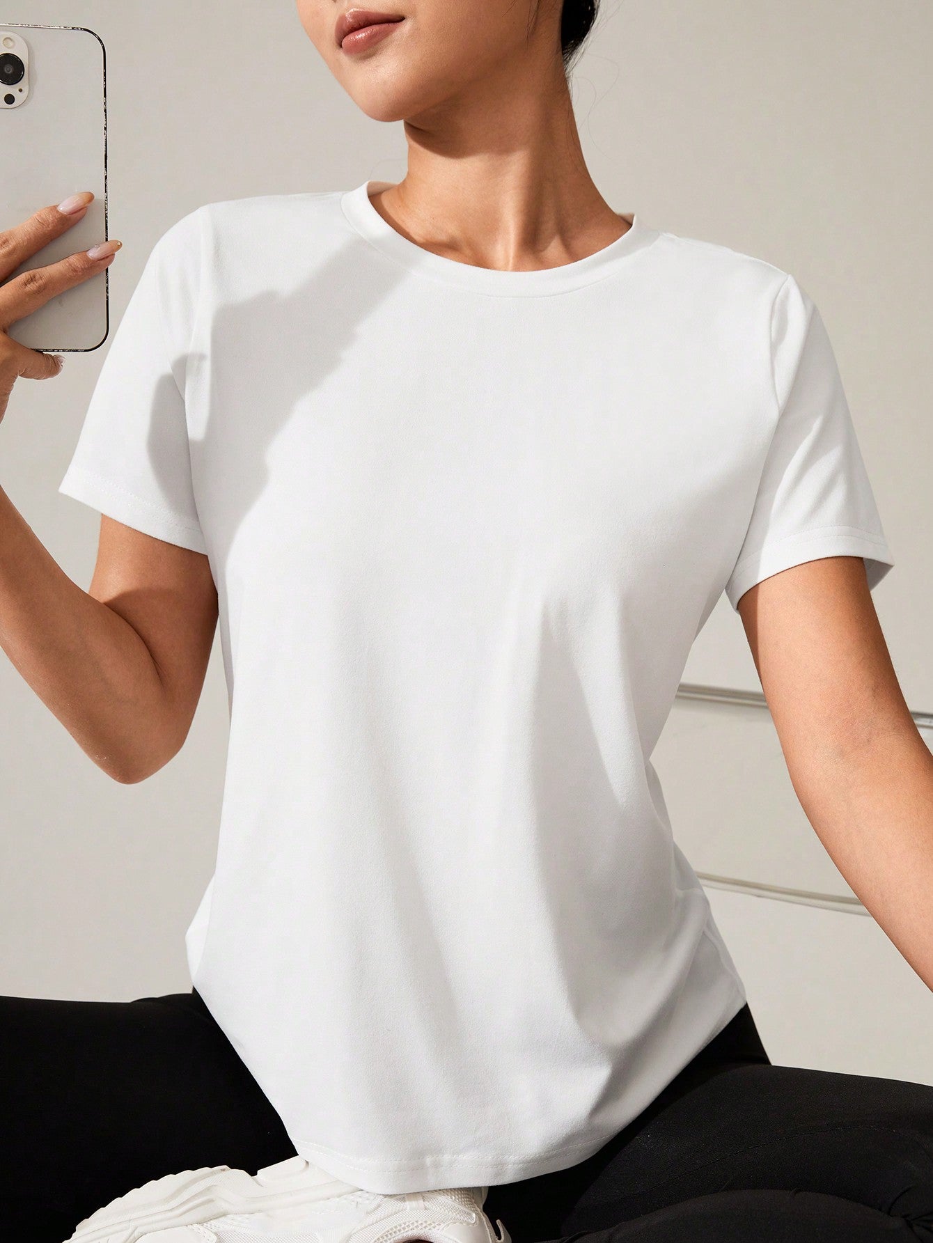 Everyday & Casual Sporty T-shirt with Hollow Back