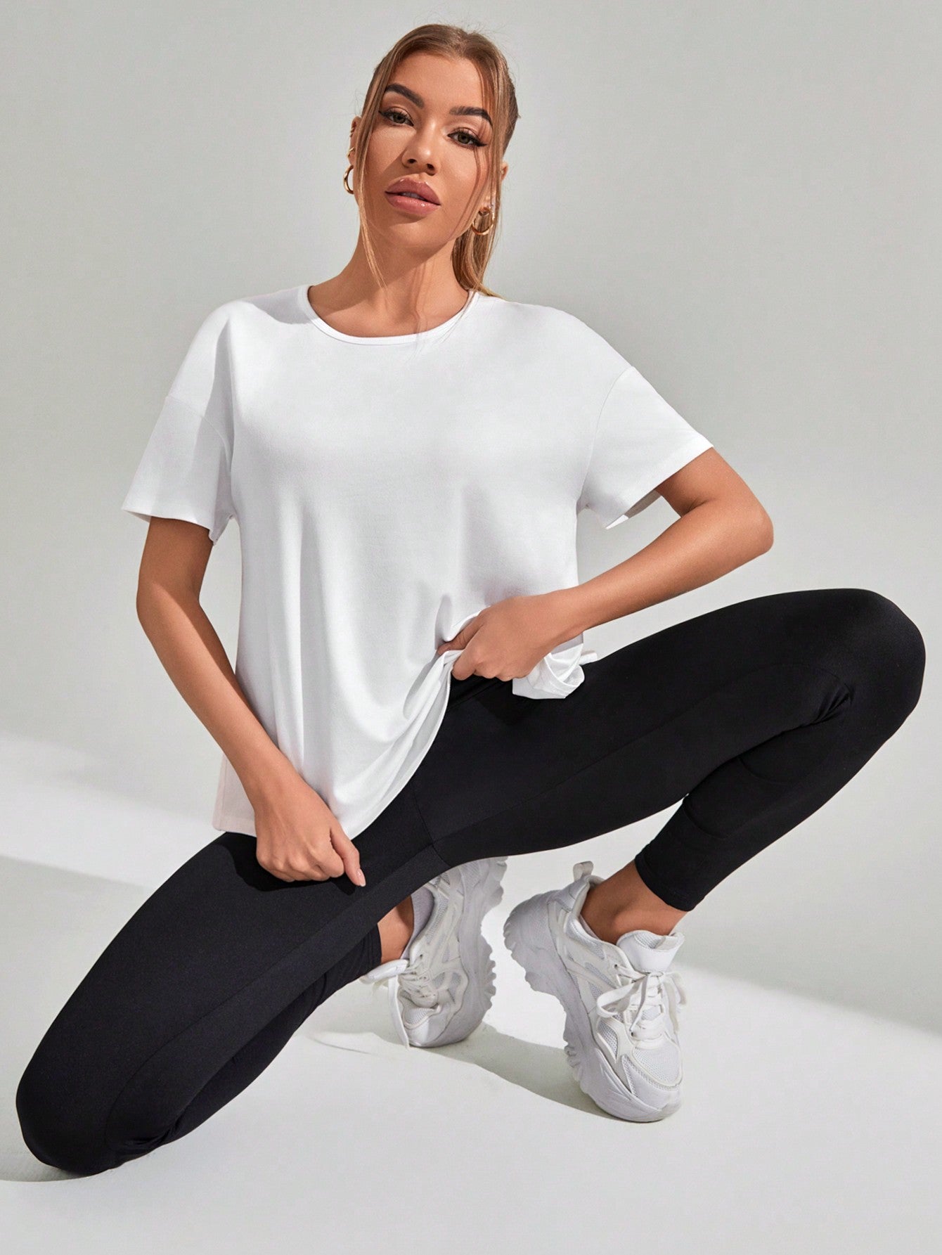 Everyday & Casual Sporty T-shirt with Hollow Back