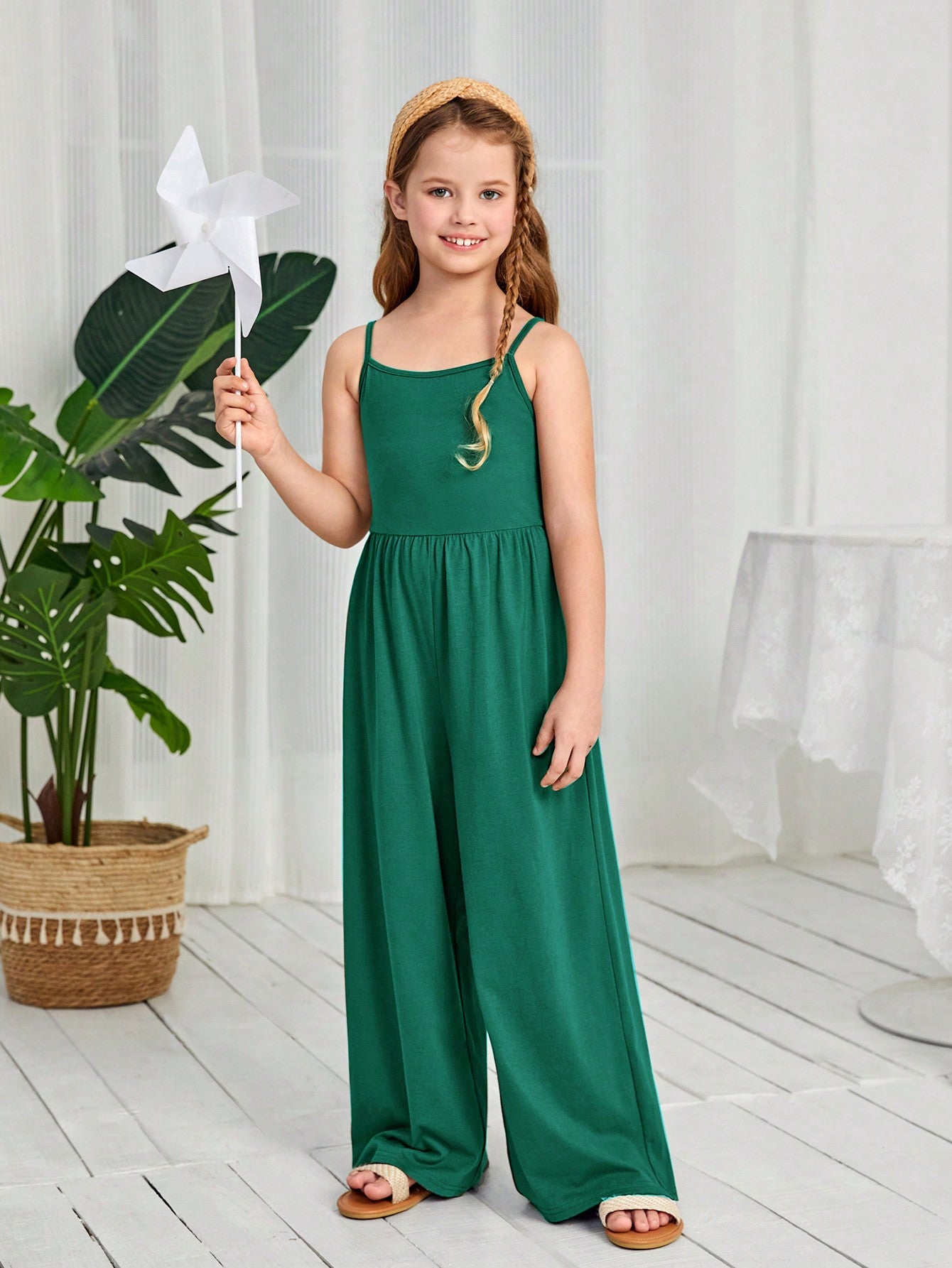 Simple and Stylish Cami Jumpsuit in Solid Color for Tween Girls, Featuring Wide-Leg Design and Sleeveless Top